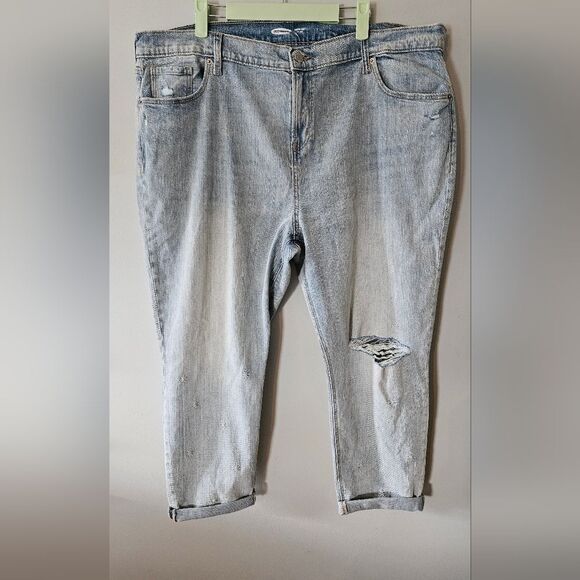 Old Navy Denim - Old Navy Mid Rise Boyfriend Light Wash Embroidered Jeans Size 18